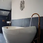 Berry's Loft - Location And Fast Wifi