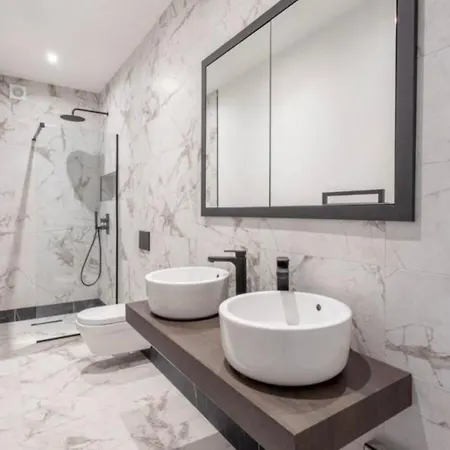 Berry's Loft - Location And Fast Wifi 公寓