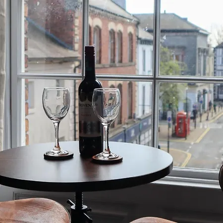 Berry's Loft - Location And Fast Wifi *